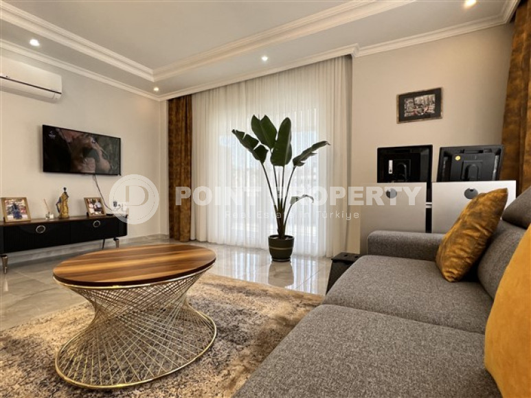 Меблированная квартира с двумя спальными комнатами  в охраняемом жилом комплексе.-id-3742-фото-2