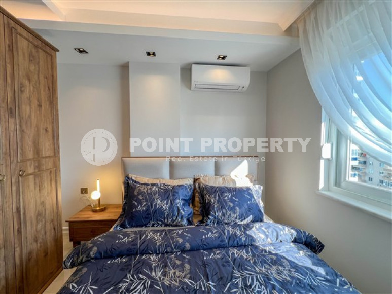 Spacious 3+1 duplex on the 5th floor with an attic in the center of Mahmutlar.-id-3747-photo-6