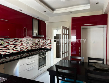 Ухоженная просторная квартира 120 м2 с двумя балконами в самом центре Аланьи, Гюллерпинари-id-3750-фото-3