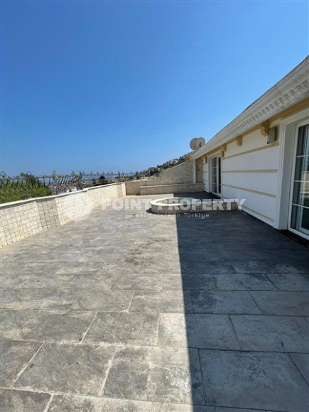 Роскошный семикомнатный пентхаус 500 м2, центр Аланьи. Возможность получения гражданства при покупке.-id-3753-фото-16