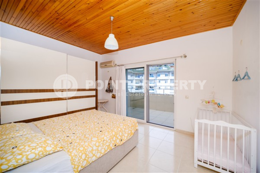 Просторные двухуровневые апартаменты на 9-м этаже с мансардой с панорамным видом на море.-id-3761-фото-4