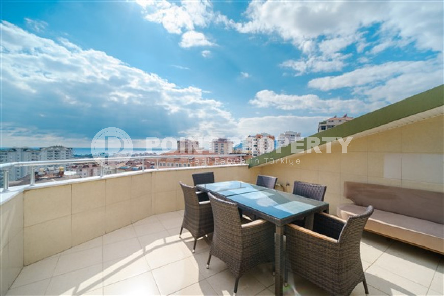 Просторные двухуровневые апартаменты на 9-м этаже с мансардой с панорамным видом на море.-id-3761-фото-8