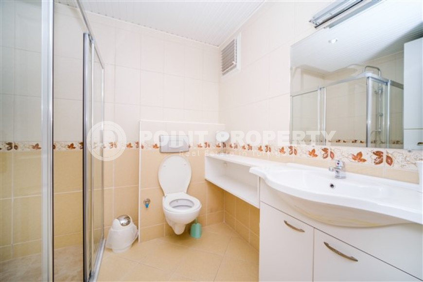 Просторные двухуровневые апартаменты на 9-м этаже с мансардой с панорамным видом на море.-id-3761-фото-10