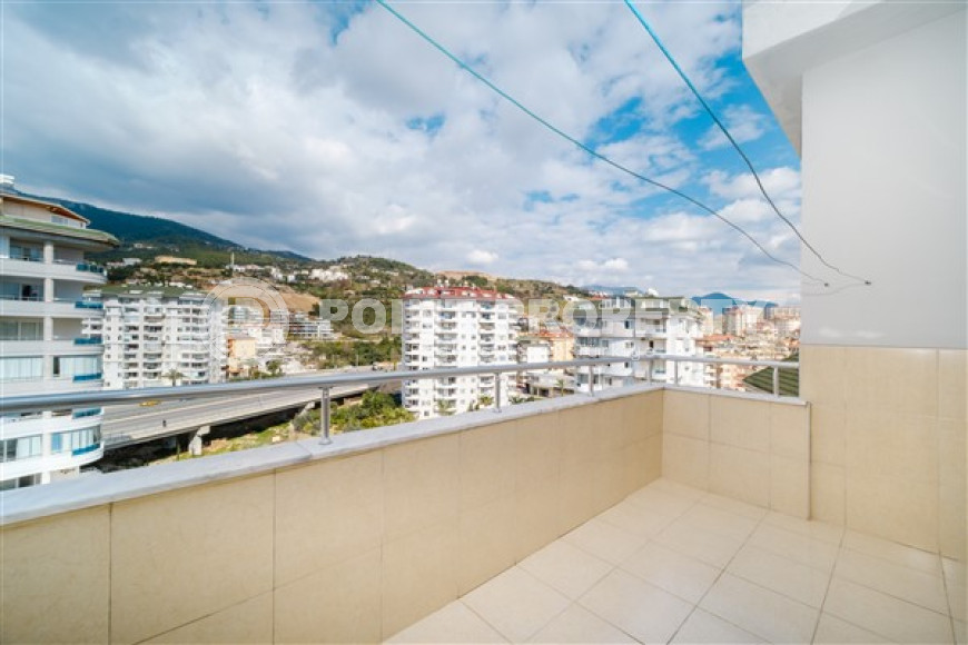 Просторные двухуровневые апартаменты на 9-м этаже с мансардой с панорамным видом на море.-id-3761-фото-11