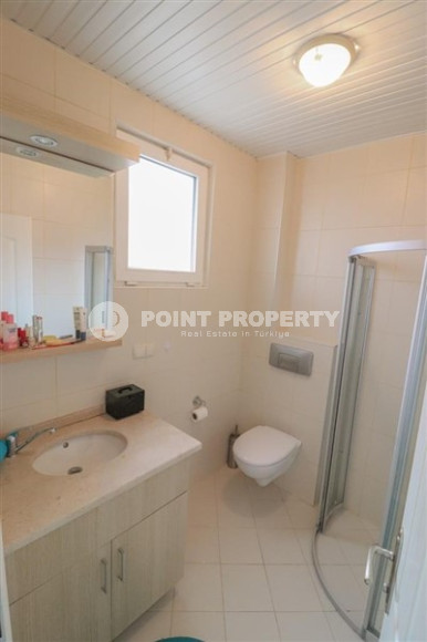 Well-kept three-room apartment 115 m2 in a complex with a beautiful garden plot, Tosmur district-id-3773-photo-5