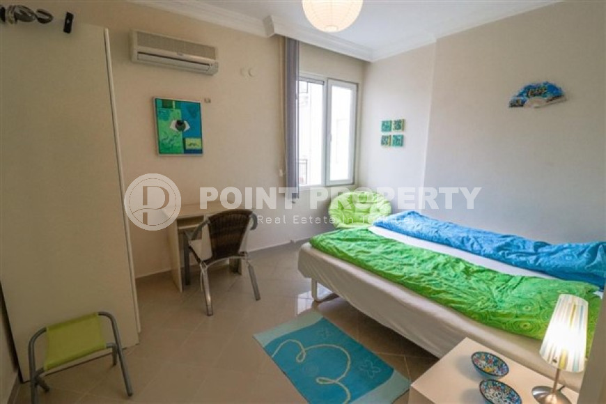 Well-kept three-room apartment 115 m2 in a complex with a beautiful garden plot, Tosmur district-id-3773-photo-7