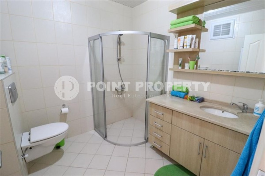 Well-kept three-room apartment 115 m2 in a complex with a beautiful garden plot, Tosmur district-id-3773-photo-8