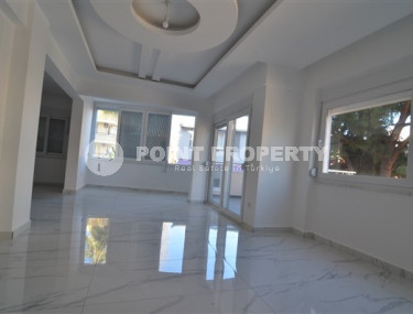 Вместительная трёхкомнатная квартира 145 м2 в самом центре Аланьи. Продается без мебели.-id-3776-фото-5