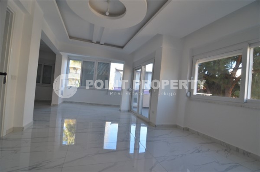 Вместительная трёхкомнатная квартира 145 м2 в самом центре Аланьи. Продается без мебели.-id-3776-фото-5