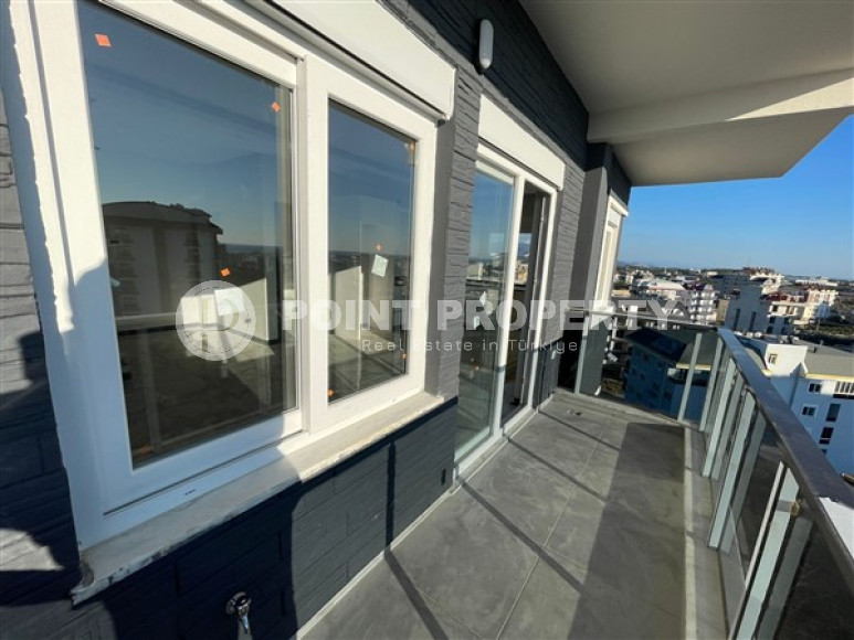 Просторный дуплекс на 5-м этаже с мансардой с панорамным видом на город и море.-id-3785-фото-9