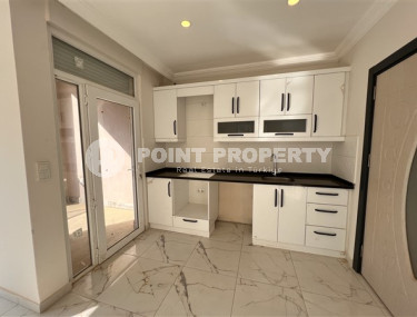 Небольшая квартира с одной спальной комнатой на 2-м этаже в новом доме.-id-3787-фото-3