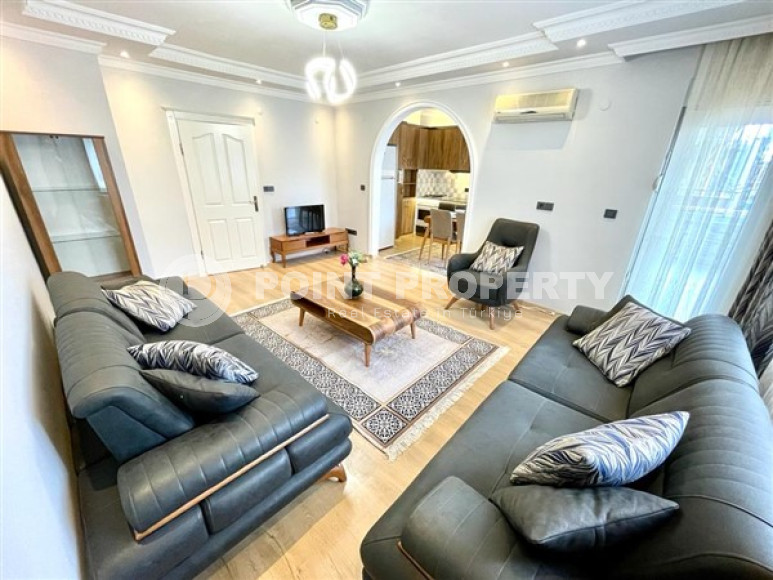 Four-room penthouse 170 m2 with three balconies and a terrace, Oba district-id-3792-photo-4
