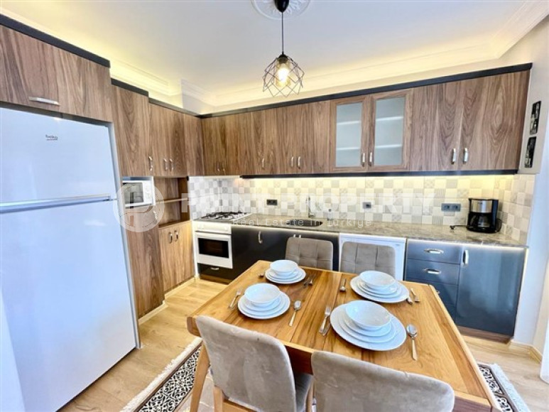 Four-room penthouse 170 m2 with three balconies and a terrace, Oba district-id-3792-photo-5