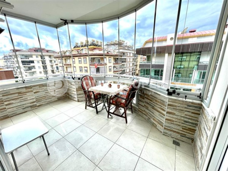 Four-room penthouse 170 m2 with three balconies and a terrace, Oba district-id-3792-photo-9