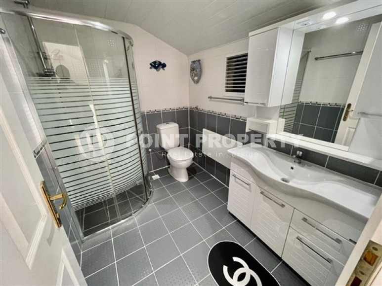 Four-room penthouse 170 m2 with three balconies and a terrace, Oba district-id-3792-photo-16