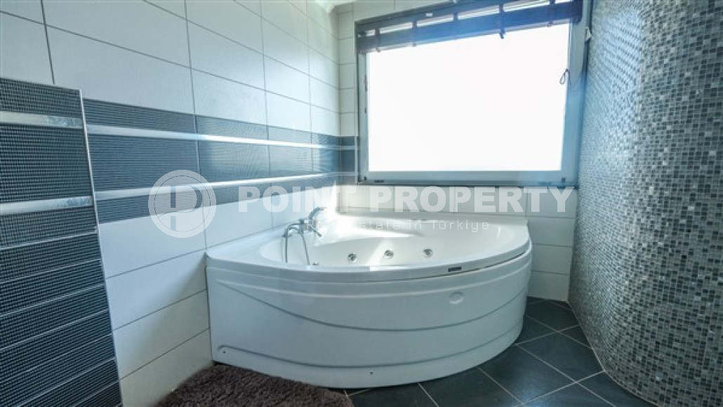 Six-room villa with a total area of 366 m2 and a luxurious view in Alanya, Tepe-id-3793-photo-13