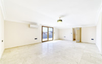 Bright, spacious apartment on the 5th floor in the cozy Kestel area.-id-3799-photo-3
