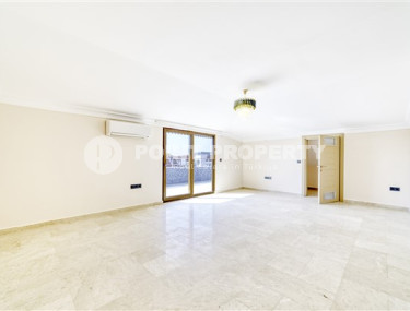 Bright, spacious apartment on the 5th floor in the cozy Kestel area.-id-3799-photo-3
