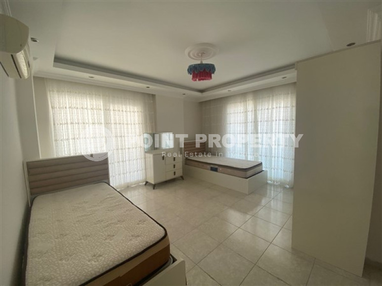 Просторная квартира 3+1 с мебелью и бытовой техникой в 200 метрах от центра района Махмутлар.-id-3801-фото-2