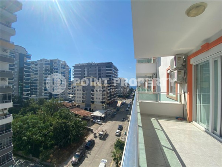 Просторная квартира 3+1 с мебелью и бытовой техникой в 200 метрах от центра района Махмутлар.-id-3801-фото-9