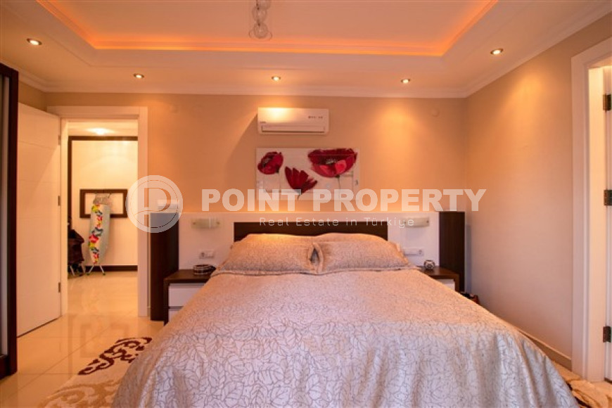 Вместительные апартаменты 140 м2 в 500 метрах от обустроенных пляжей района Махмутлар-id-3812-фото-2