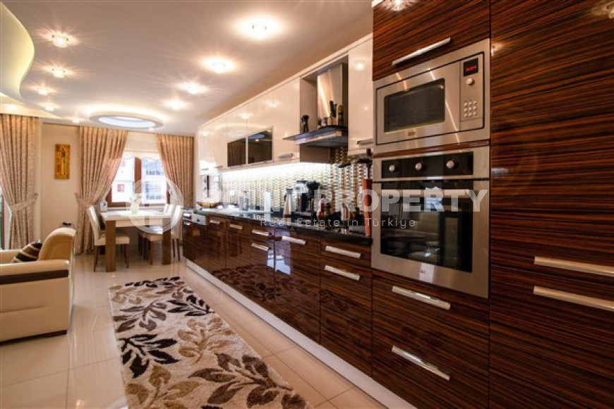 Вместительные апартаменты 140 м2 в 500 метрах от обустроенных пляжей района Махмутлар-id-3812-фото-4