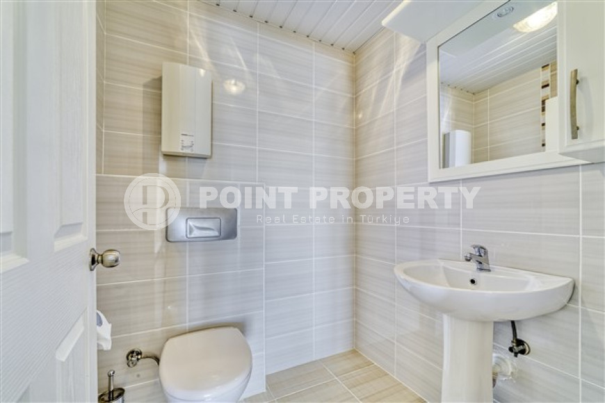 Comfortable two-level apartment 235 m2 with three balconies and furniture, Oba district-id-3814-photo-13