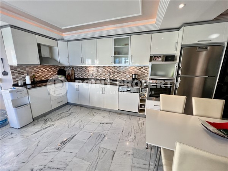 Трехкомнатные апартаменты с современным дизайном на берегу моря в районе Тосмур.-id-3820-фото-3