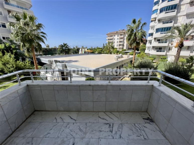 Трехкомнатные апартаменты с современным дизайном на берегу моря в районе Тосмур.-id-3820-фото-11