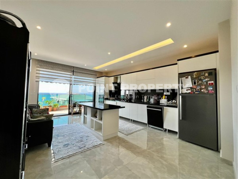 Роскошный дуплекс с видом на море в 50 метрах от пляжа в районе Каргыджак.-id-3821-фото-3