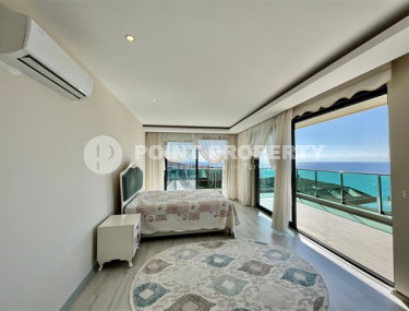 Роскошный дуплекс с видом на море в 50 метрах от пляжа в районе Каргыджак.-id-3821-фото-4