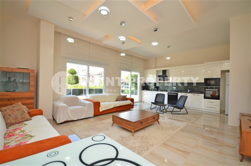 Четырехкомнатный дуплекс с площадью 180 м2 в 150 метрах от пляжа, район Кестель-id-3824-фото-2