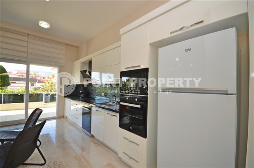 Четырехкомнатный дуплекс с площадью 180 м2 в 150 метрах от пляжа, район Кестель-id-3824-фото-3