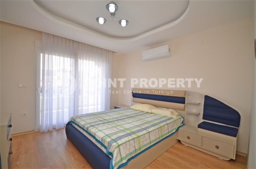 Четырехкомнатный дуплекс с площадью 180 м2 в 150 метрах от пляжа, район Кестель-id-3824-фото-7