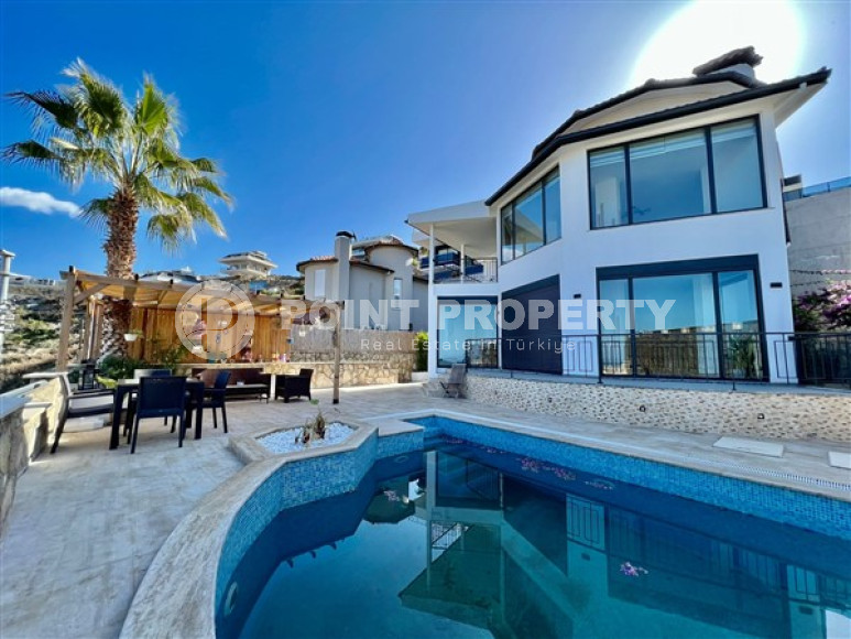 Роскошная двухэтажная вилла 4+1 с бассейном и уютным садом.-id-3826-фото-3