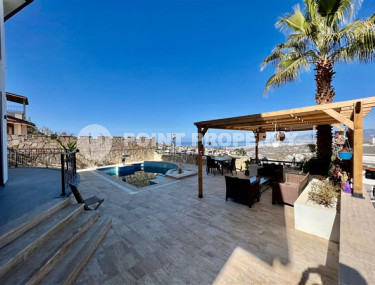 Роскошная двухэтажная вилла 4+1 с бассейном и уютным садом.-id-3826-фото-4