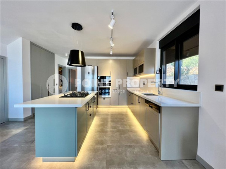 Роскошная двухэтажная вилла 4+1 с бассейном и уютным садом.-id-3826-фото-10