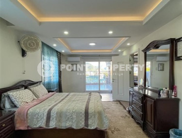 Пятикомнатный большой пентхаус 260 м2 в районе Джикджилли. Продается без мебели.-id-3832-фото-2