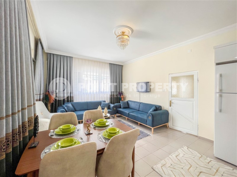 Cozy one-bedroom apartment in the sought-after area of Mahmutlar, just 50 meters from the sea.-id-1325-photo-5