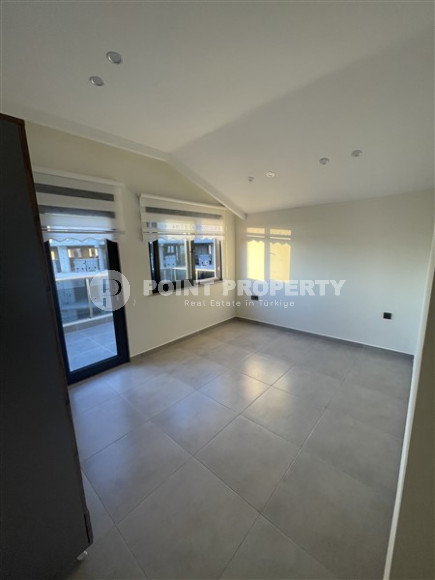 Three-room penthouse with an area of 134 m2 in a new complex in 2021, Mahmutlar district-id-3838-photo-3