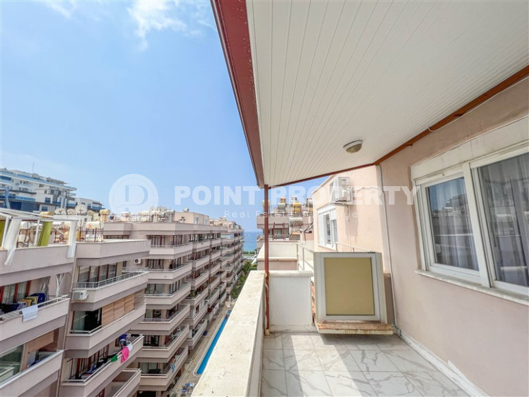 Cozy one-bedroom apartment in the sought-after area of Mahmutlar, just 50 meters from the sea.-id-1325-photo-18