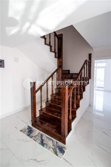 Spacious two-level apartment on the 9th floor with an attic with panoramic sea views.-id-3845-photo-5