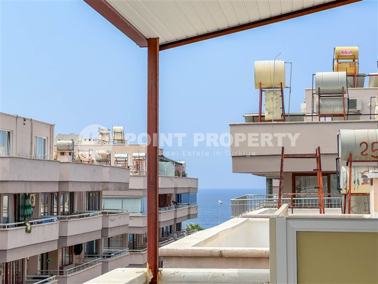 Cozy one-bedroom apartment in the sought-after area of Mahmutlar, just 50 meters from the sea.-id-1325-photo-19