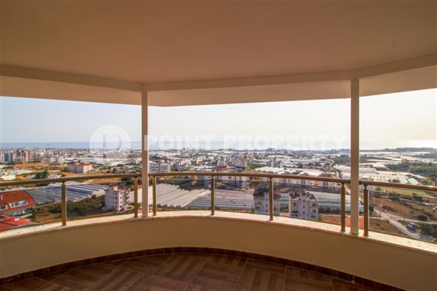 Spacious two-level apartment on the 9th floor with an attic with panoramic sea views.-id-3845-photo-12