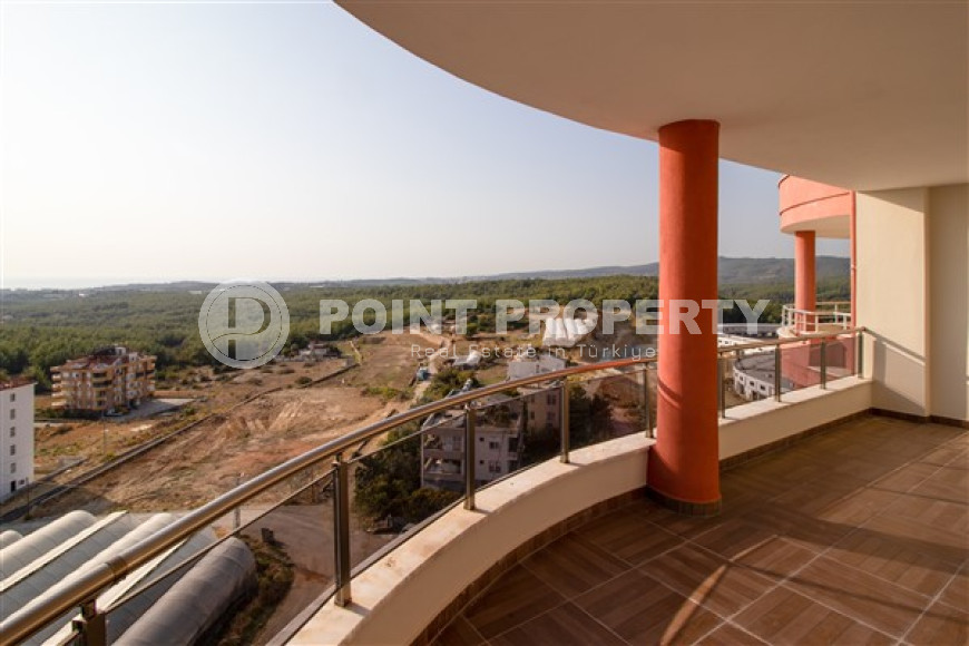 Spacious two-level apartment on the 9th floor with an attic with panoramic sea views.-id-3845-photo-14