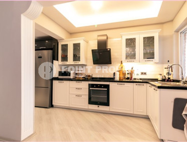 Duplex on the 5th floor with an attic in the very center of Mahmutlar.-id-3847-photo-2