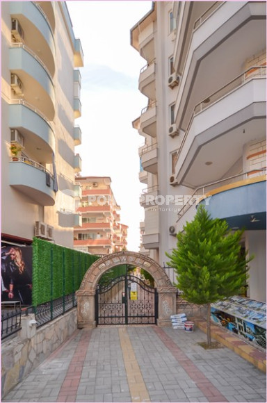 Duplex on the 5th floor with an attic in the very center of Mahmutlar.-id-3847-photo-15
