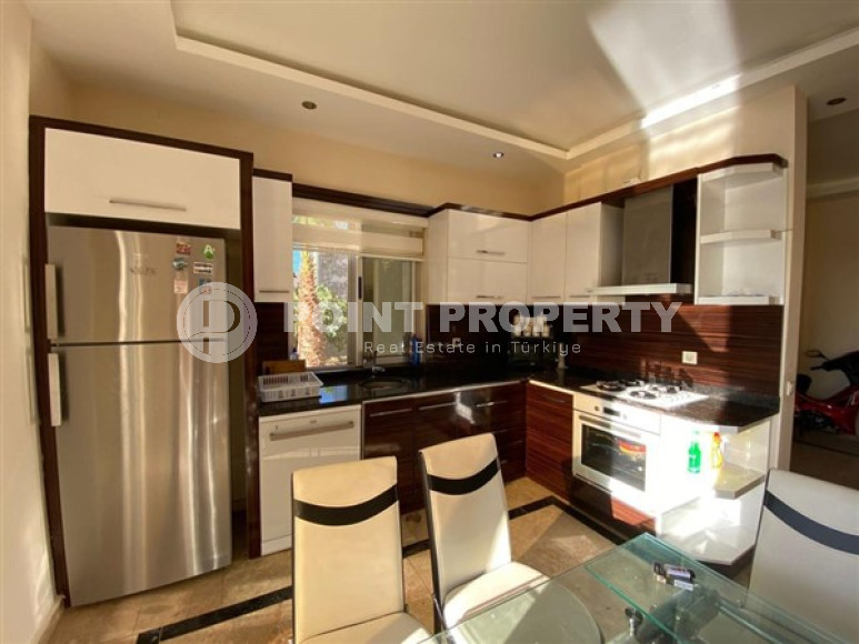 Villa 5+1 with a private pool and garden in the Mahmutlar area.-id-3848-photo-6