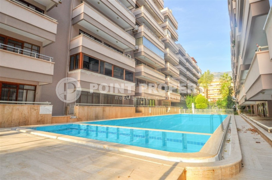 Cozy one-bedroom apartment in the sought-after area of Mahmutlar, just 50 meters from the sea.-id-1325-photo-23