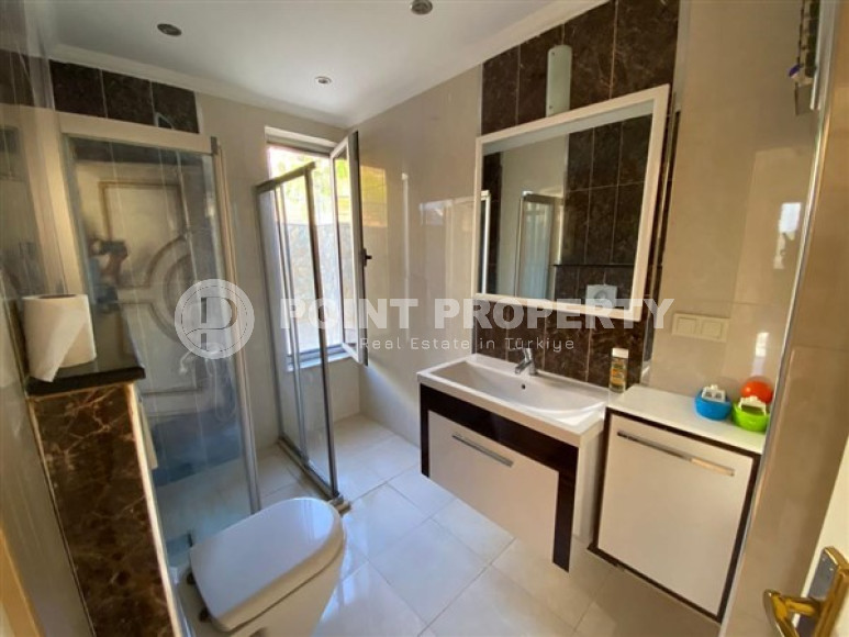 Villa 5+1 with a private pool and garden in the Mahmutlar area.-id-3848-photo-13